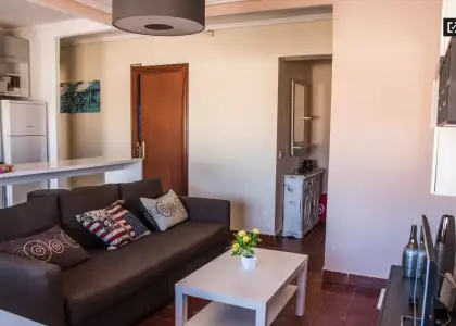 Habitación en piso compartido de 3 habitaciones en alquiler en Cabanyal-Canyamelar, perfecta para profesionales y estudiantes en Valencia