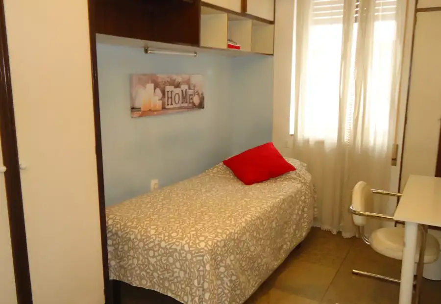 Habitación en piso compartido de 3 habitaciones en alquiler en Centro en Córdoba