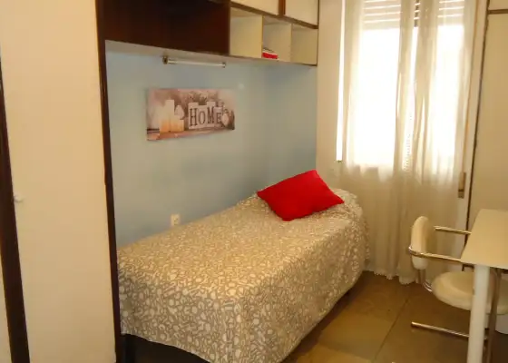 Habitación en piso compartido de 3 habitaciones en alquiler en Centro en Córdoba