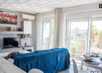 Habitación en piso compartido de 3 habitaciones en alquiler en La Malva-Rosa, València. en Valencia