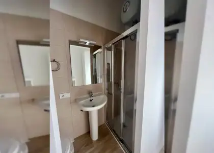 Habitación en piso compartido de 3 habitaciones en alquiler en Santa Rita, Almería. en Almería