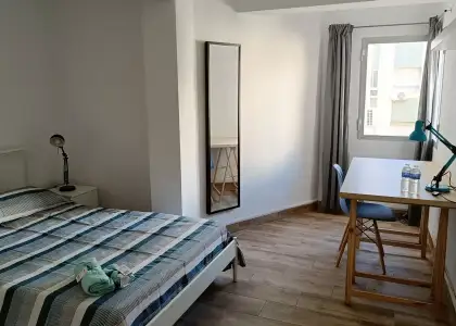 Habitación en piso compartido de 3 habitaciones en alquiler en Zapillo, perfecta para profesionales y estudiantes. en Almería