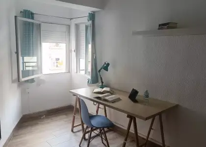 Habitación en piso compartido de 3 habitaciones en alquiler en Zapillo, perfecta para profesionales y estudiantes. en Almería