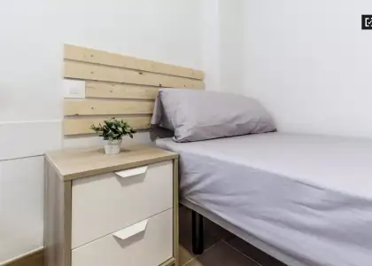 Habitación en piso compartido de 4 habitaciones en alquiler en Albors, solo profesionales en Valencia