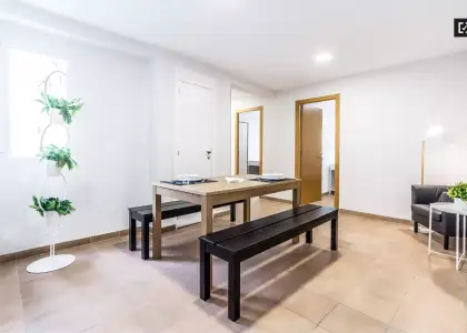 Habitación en piso compartido de 4 habitaciones en alquiler en Albors, solo profesionales en Valencia