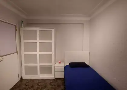 Habitación en piso compartido de 4 habitaciones en alquiler en Zaragoza perfecta para estudiantes. en Zaragoza
