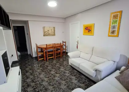 Habitación en piso compartido de 4 habitaciones en alquiler en Zaragoza perfecta para estudiantes. en Zaragoza