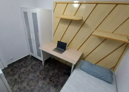 Habitación en piso compartido de 4 habitaciones en alquiler en Zaragoza perfecta para estudiantes. en Zaragoza