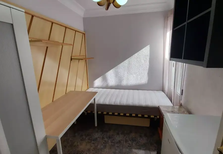 Habitación en piso compartido de 4 habitaciones en alquiler en Zaragoza perfecta para estudiantes. en Zaragoza