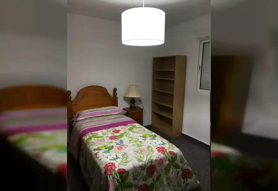 Habitación en piso compartido de 4 habitaciones en Murcia, ideal para profesionales y estudiantes. en Murcia