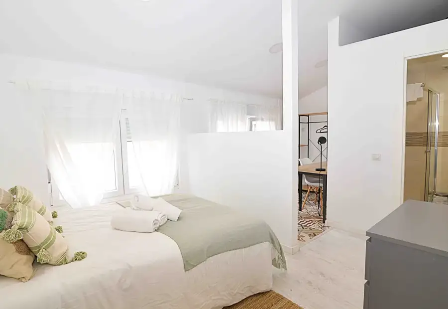 Habitación en piso compartido de 4 habitaciones en Santander, ideal para estudiantes. en Santander