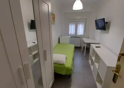 Habitación en piso compartido de 4 habitaciones para estudiantes en alquiler en Zaragoza en Zaragoza