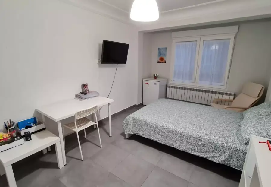 Habitación en piso compartido de 4 habitaciones para estudiantes en alquiler en Zaragoza en Zaragoza