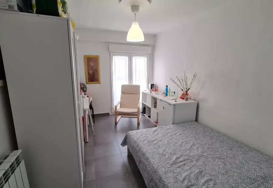 Habitación en piso compartido de 4 habitaciones para estudiantes en alquiler en Zaragoza en Zaragoza