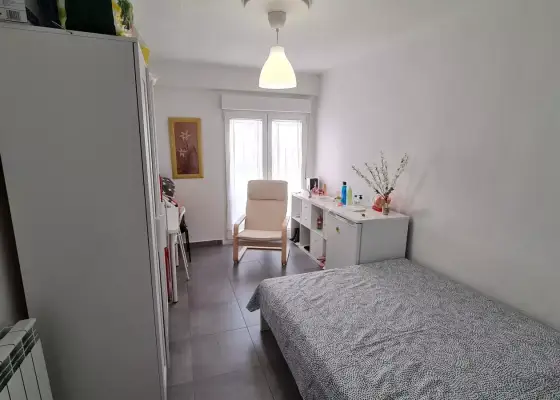 Habitación en piso compartido de 4 habitaciones para estudiantes en alquiler en Zaragoza