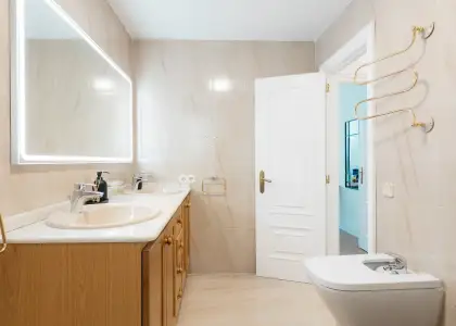 Habitación en piso compartido de 5 habitaciones en alquiler en El Botànic, Valencia. en Valencia
