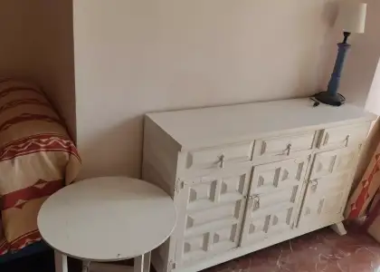 Habitación en piso compartido de 5 habitaciones en alquiler en Nicolás Salmerón, ideal para profesionales y estudiantes. en Almería