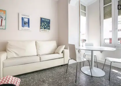 Habitación en piso compartido de 5 habitaciones en alquiler en Russafa, perfecta para estudiantes. en Valencia