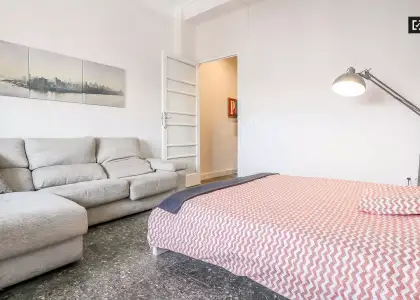 Habitación en piso compartido de 5 habitaciones en alquiler en Russafa, perfecta para estudiantes. en Valencia