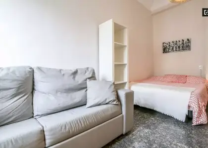 Habitación en piso compartido de 5 habitaciones en alquiler en Russafa, perfecta para estudiantes. en Valencia