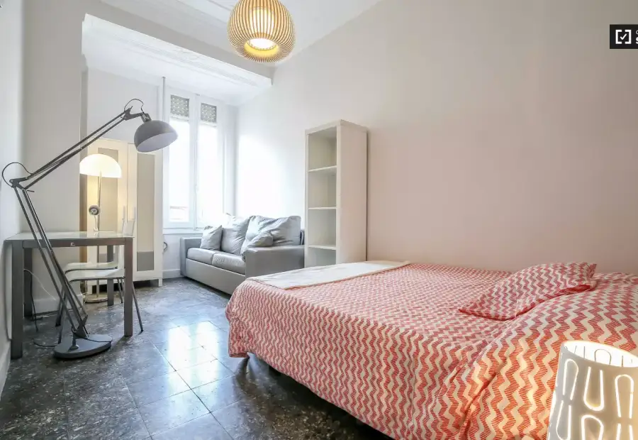 Habitación en piso compartido de 5 habitaciones en alquiler en Russafa, perfecta para estudiantes. en Valencia