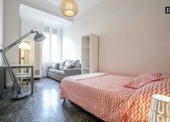 Habitación en piso compartido de 5 habitaciones en alquiler en Russafa, perfecta para estudiantes. en Valencia