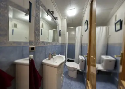 Habitación en piso compartido de 5 habitaciones en Murcia, para profesionales y estudiantes. en Murcia