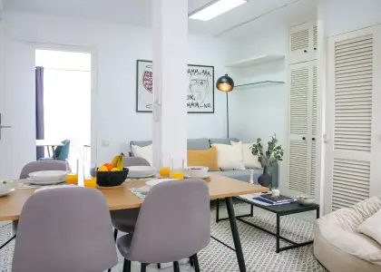 Habitación en piso compartido de 6 habitaciones en alquiler en Alicante, perfecta para profesionales y estudiantes. en Alicante (Alacant)