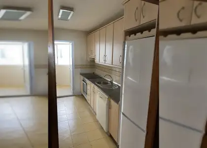 Habitación en piso compartido de 6 habitaciones en Oliveros, ideal para profesionales y estudiantes. en Almería