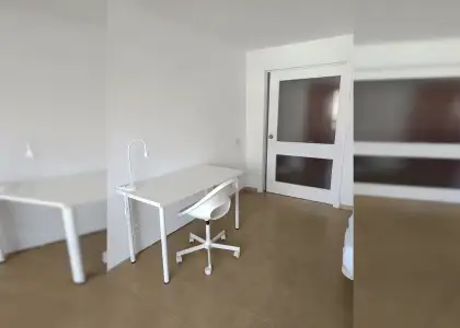 Habitación en piso compartido de 6 habitaciones en Oliveros, ideal para profesionales y estudiantes. en Almería