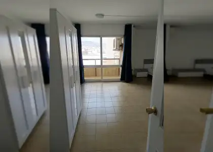 Habitación en piso compartido de 6 habitaciones en Oliveros, ideal para profesionales y estudiantes. en Almería