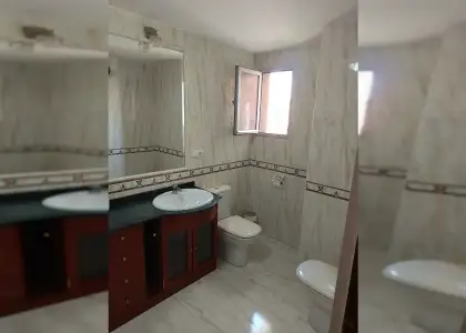 Habitación en piso compartido de 6 habitaciones en Oliveros, ideal para profesionales y estudiantes. en Almería