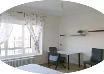 Habitación en piso compartido de 6 habitaciones en Zaragoza, gastos incluidos. en Zaragoza