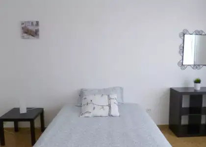 Habitación en piso compartido de 6 habitaciones en Zaragoza, gastos incluidos. en Zaragoza