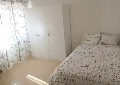 Habitación en piso compartido de 6 habitaciones en Zaragoza, todos los gastos incluidos. en Zaragoza