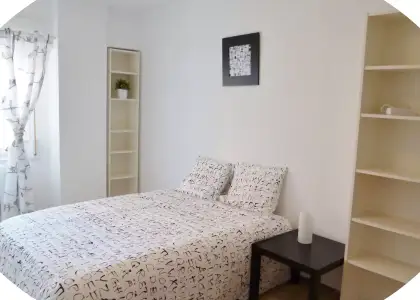 Habitación en piso compartido de 6 habitaciones en Zaragoza, todos los gastos incluidos. en Zaragoza