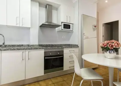 Habitación en piso compartido en Alicante- Solo chicas en Alicante (Alacant)