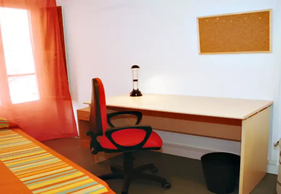 Habitación en piso compartido en Alicante- Solo chicas en Alicante (Alacant)