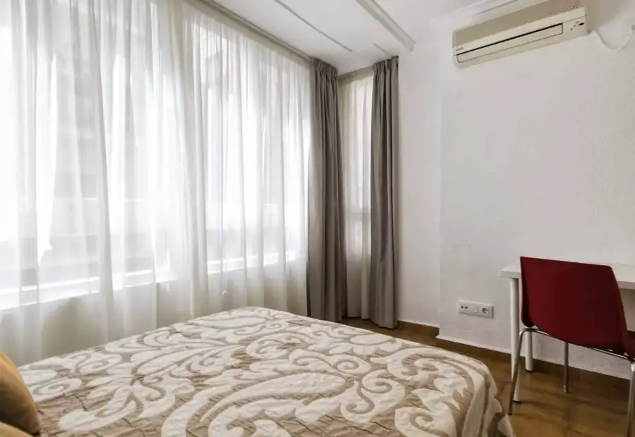 Habitación en piso compartido en Alicante- Solo chicas en Alicante (Alacant)