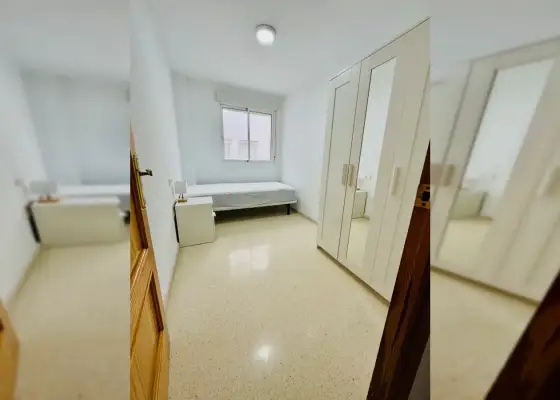 Habitación en piso compartido en Almería