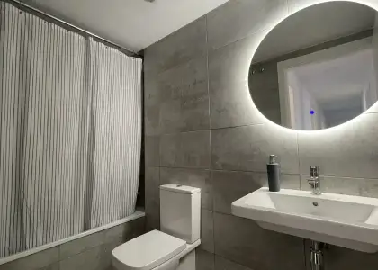 Habitación en piso compartido en Santa Cruz de Bezana en Santander