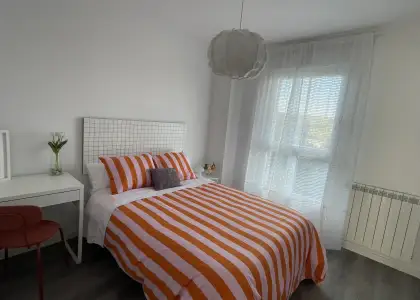 Habitación en piso compartido en Santa Cruz de Bezana en Santander