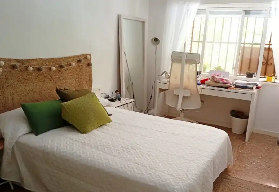Habitación en un apartamento compartido de 5 habitaciones en alquiler en el Centro Histórico. en Almería