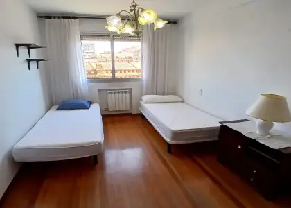 Habitación en un apartamento compartido de 5 habitaciones en Plaza de Toros, todos los gastos incluidos. en Valladolid