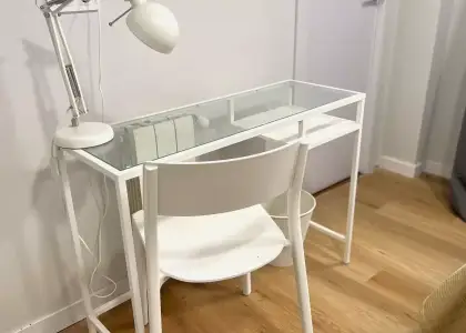 Habitación en un apartamento compartido de 7 habitaciones en alquiler en Mont-Olivet. en Valencia