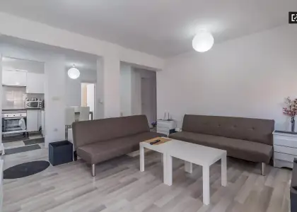 Habitación en un piso compartido de 3 habitaciones en Cabanyal-Canyamelar, ideal para profesionales, parejas y estudiantes. en Valencia