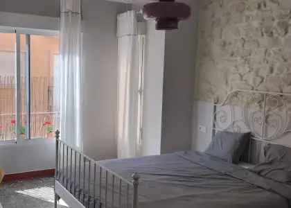 Habitación en un piso compartido de 4 habitaciones en alquiler en Alicante, ideal para mujeres. en Alicante (Alacant)
