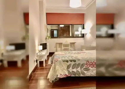 Habitación en un piso compartido de 4 habitaciones en alquiler en Indautxu, todos los gastos incluidos. en Bilbao