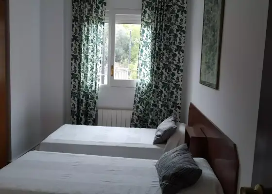 Habitación en un piso compartido de 4 habitaciones en alquiler en La Salut, gastos incluidos. en Barcelona