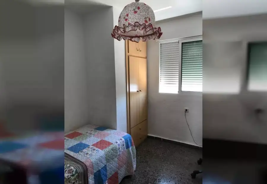 Habitación en un piso compartido de 4 habitaciones en Murcia, ideal para estudiantes. en Murcia